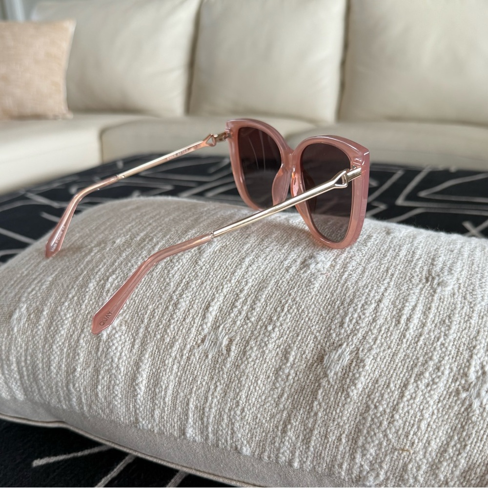 Quay Ever After Sunglasses - Picture 10 of 13